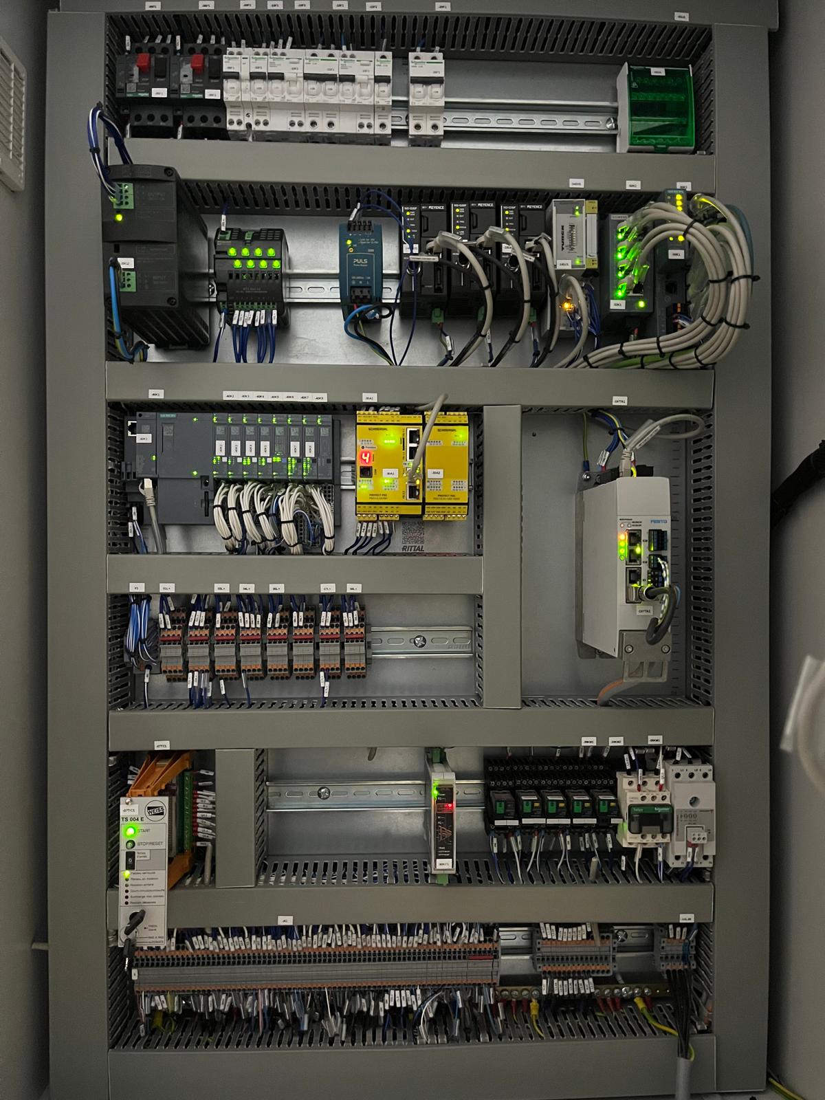 Câblage d'armoire électrique – vue 1