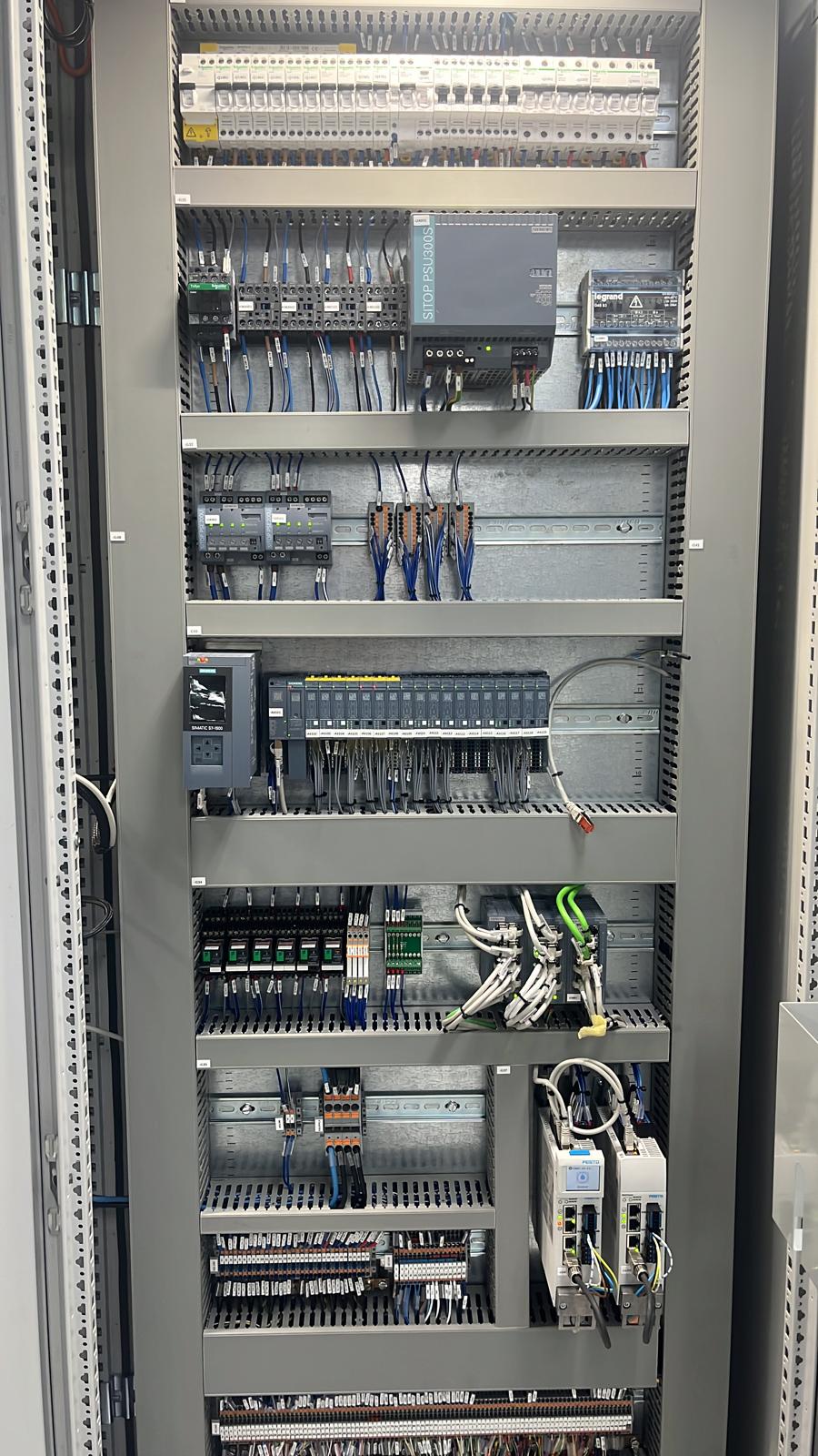 Câblage d'armoire électrique – vue 2