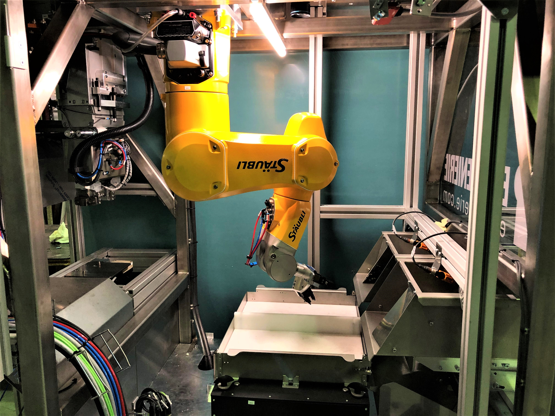 Îlot robotisé avec double alimentation Asyril