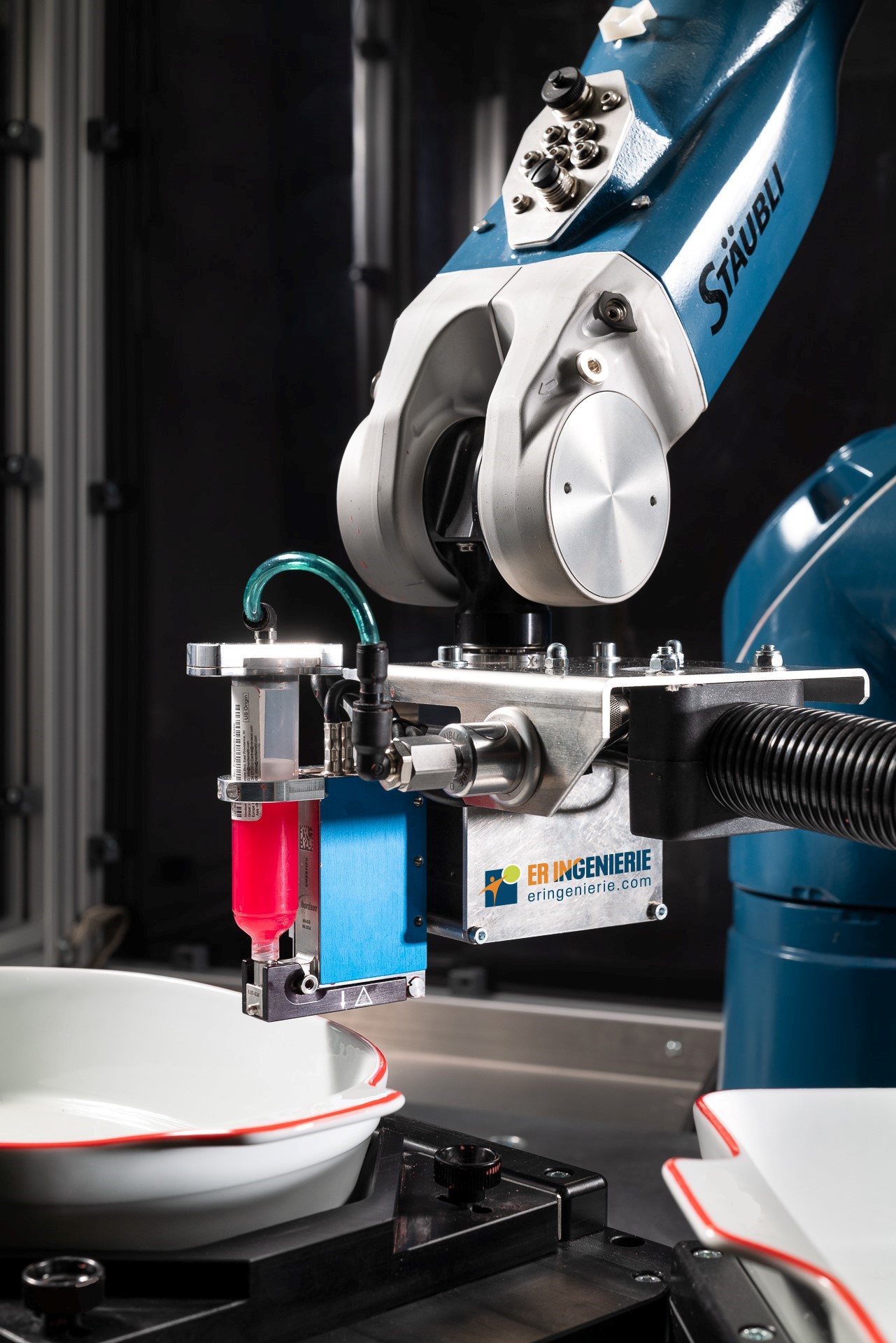 Îlot robotisé de dépose de peinture – robot Stäubli