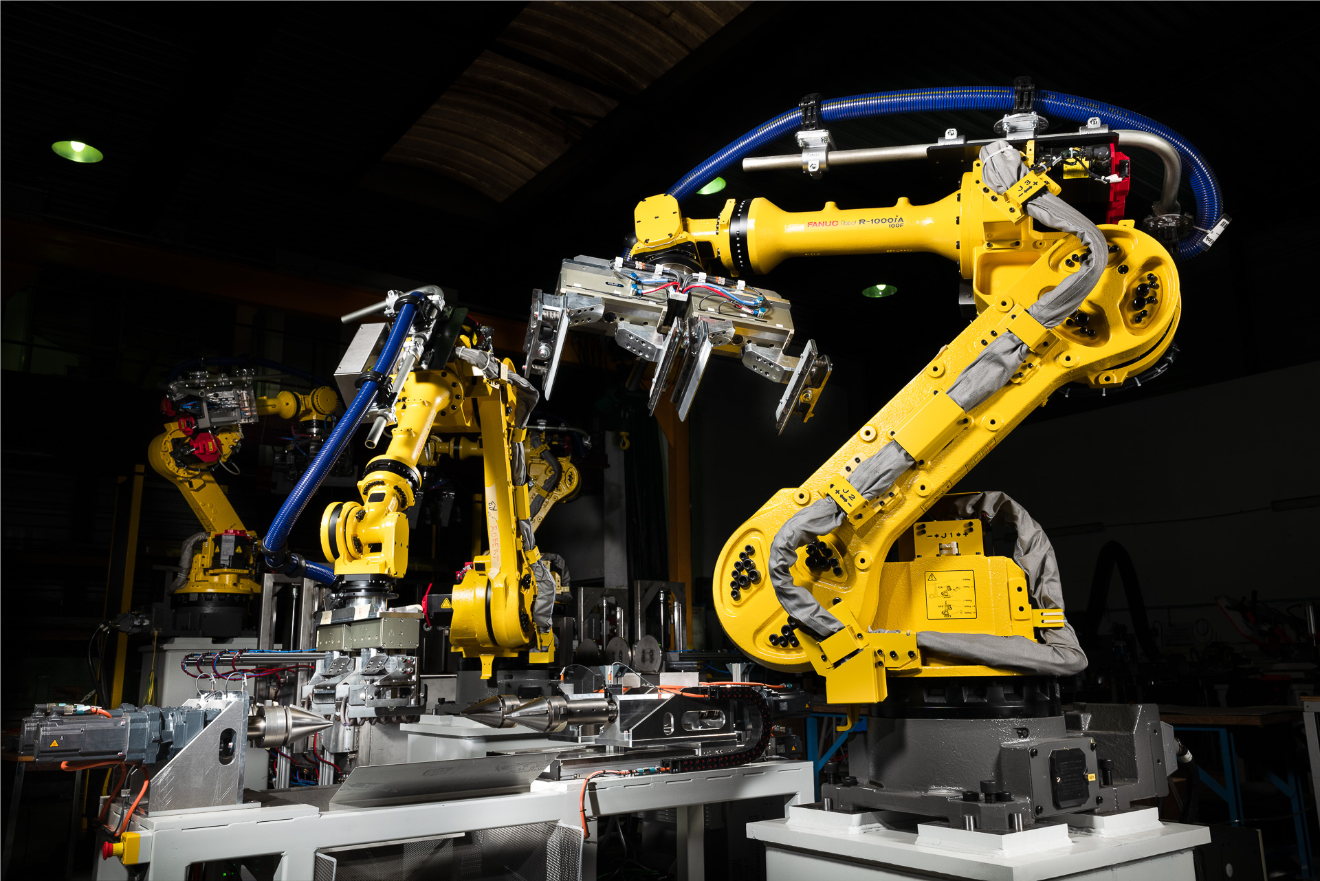 Ligne robotisée intégrant 6 robots industriels