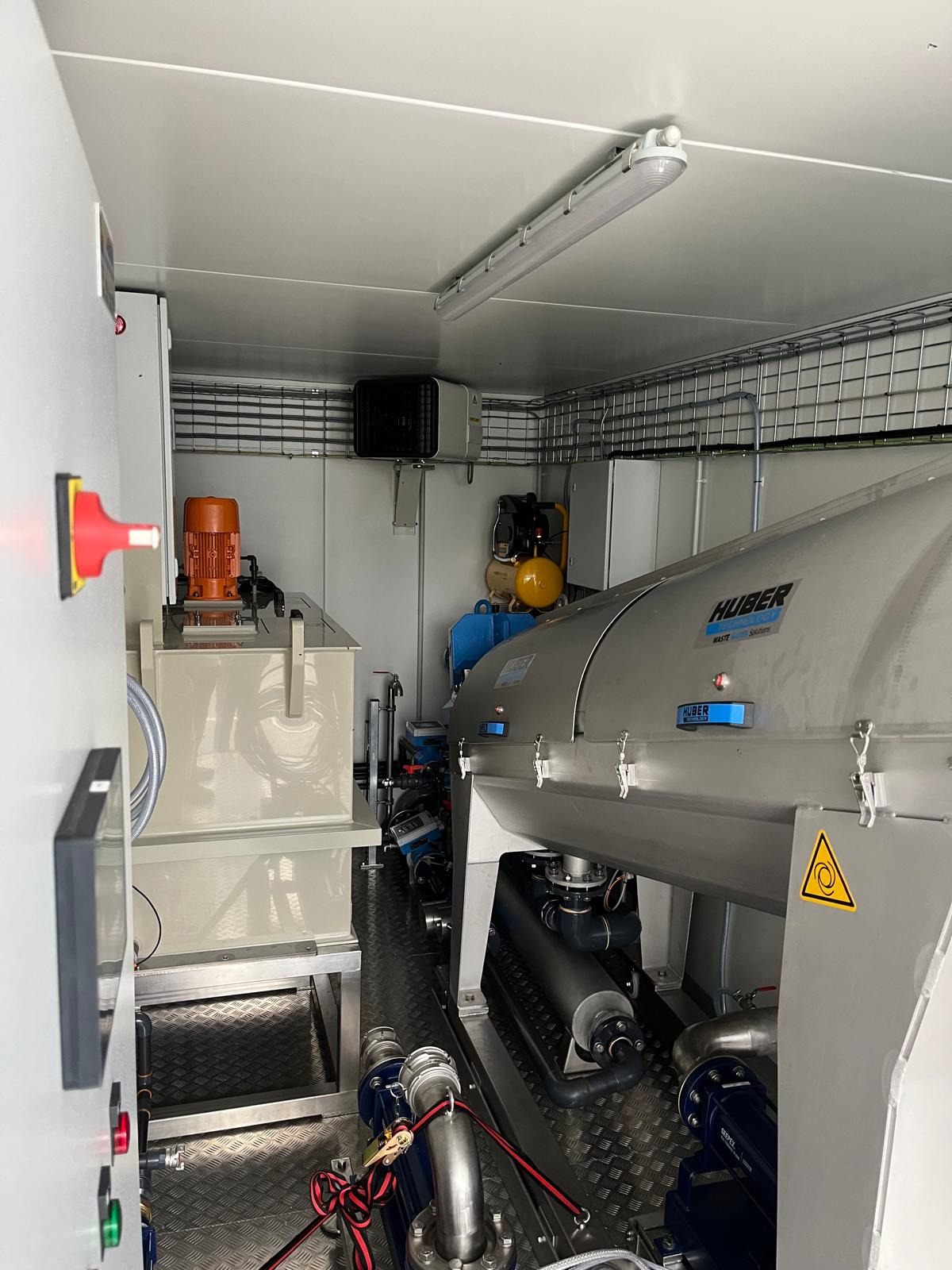Unité mobile de traitement des boues d'épandage